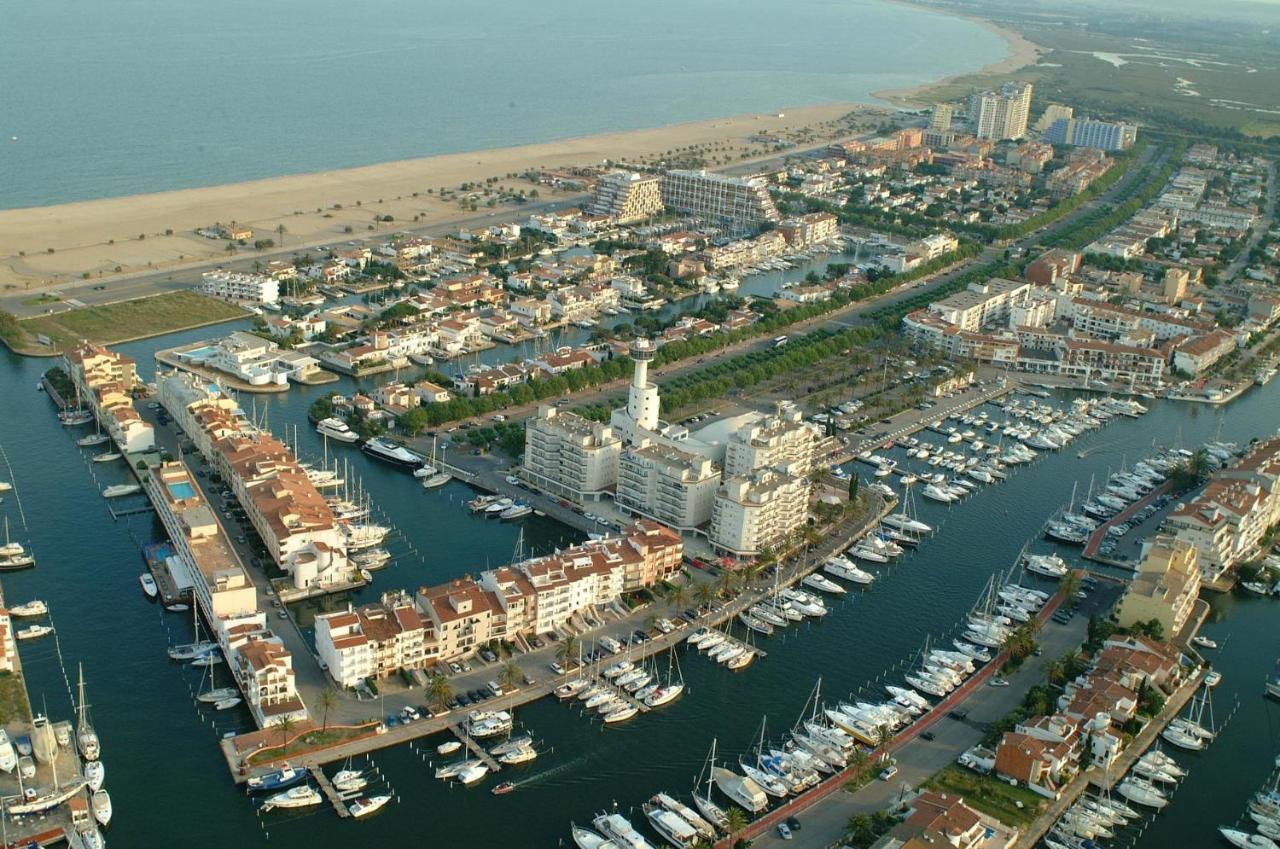 Hotel Castell Blanc Ampuriabrava Exterior foto