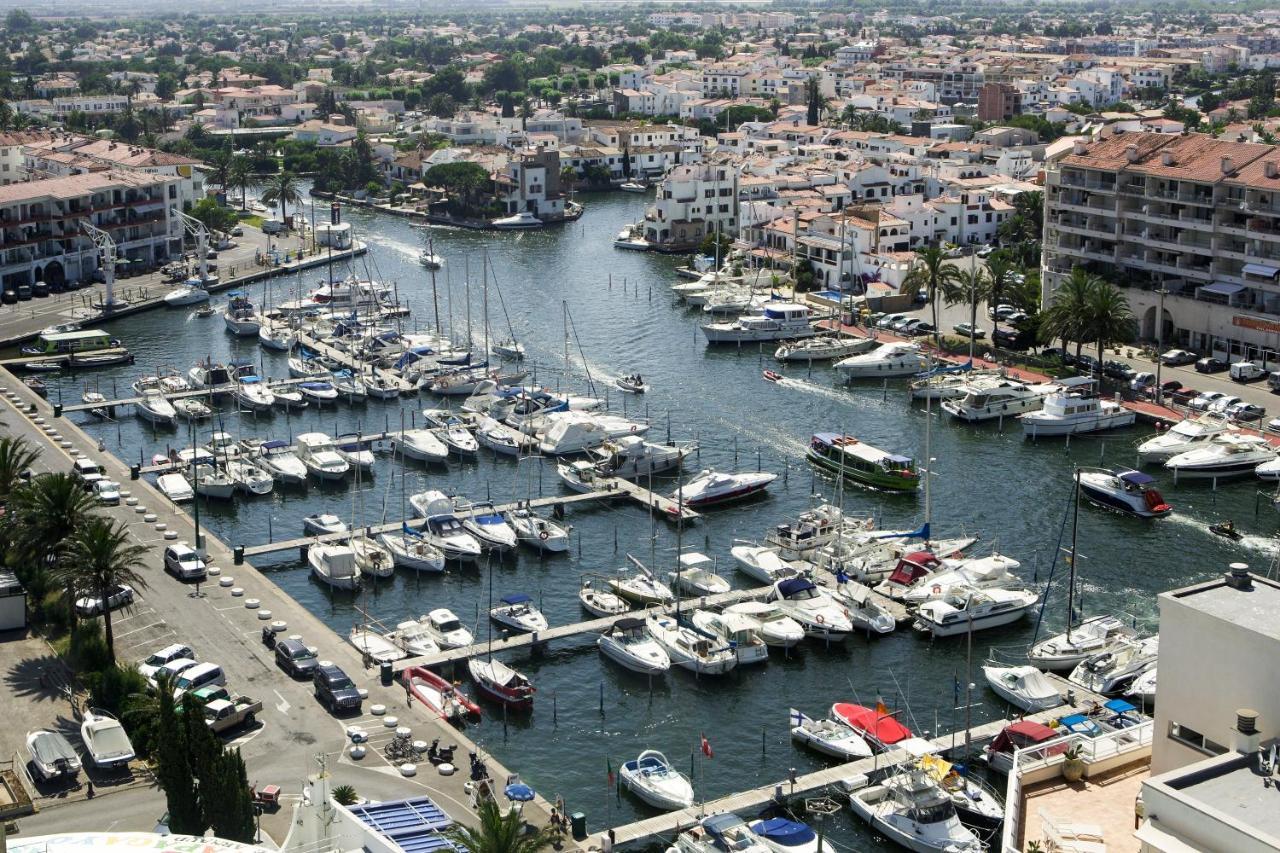 Hotel Castell Blanc Ampuriabrava Exterior foto